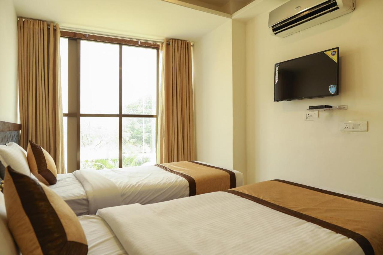 โอโย 10943 โฮเต็ล พลัส คอร์ปอเรท Hotel Khapa  ภายนอก รูปภาพ