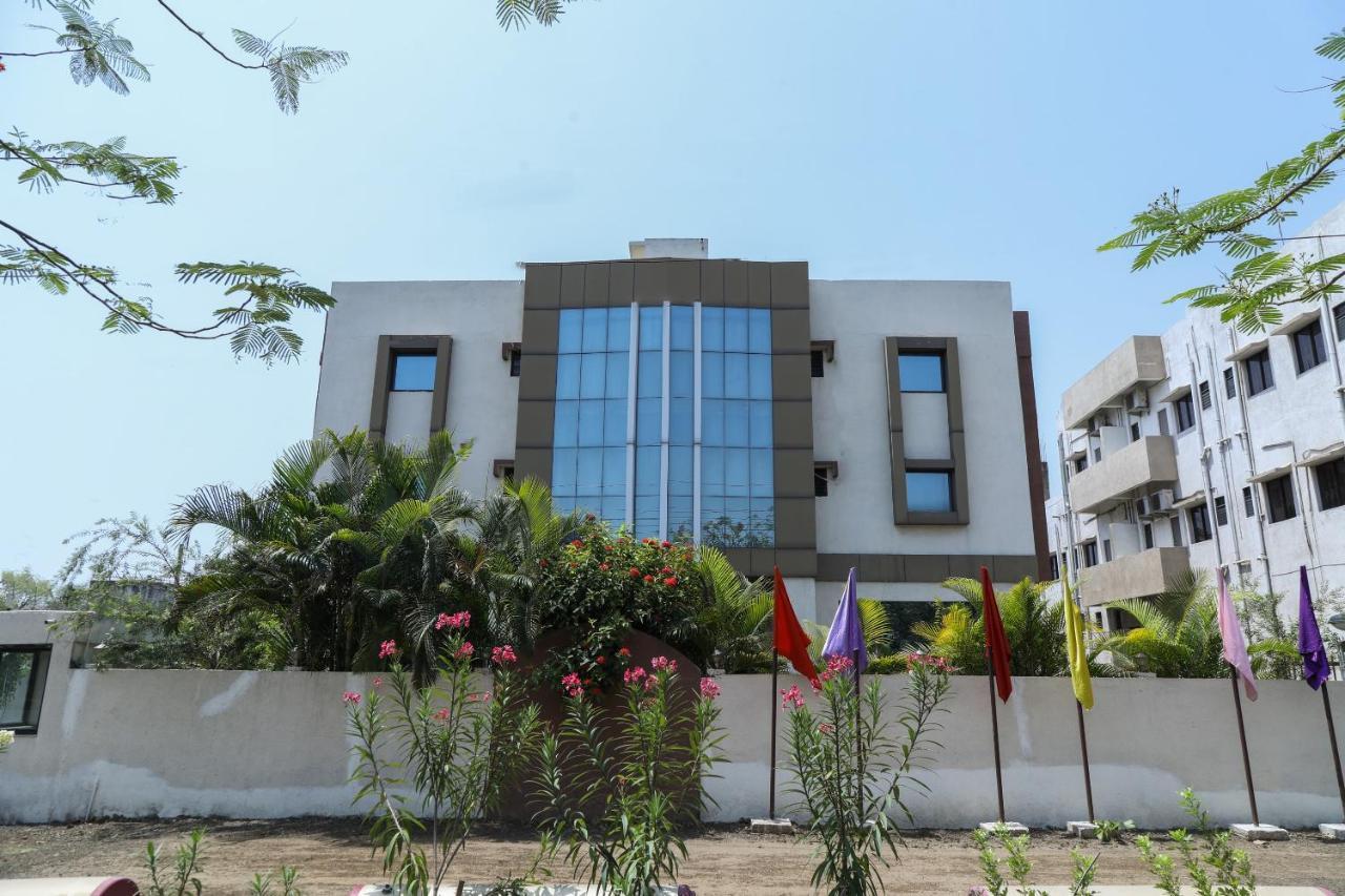 โอโย 10943 โฮเต็ล พลัส คอร์ปอเรท Hotel Khapa  ภายนอก รูปภาพ